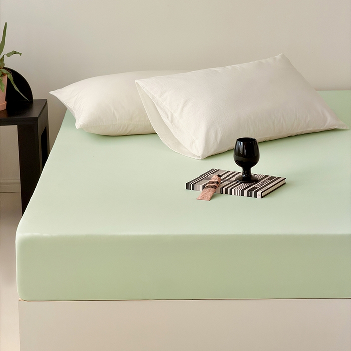 91家纺网 家纺一手货源 找家纺 法芙娜家纺 2026新款纯色165克双面锦氨凉感冰皮床笠 绿色