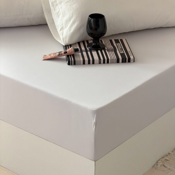 91家纺网 家纺一手货源 找家纺 法芙娜家纺 2026新款纯色165克双面锦氨凉感冰皮床笠 灰色