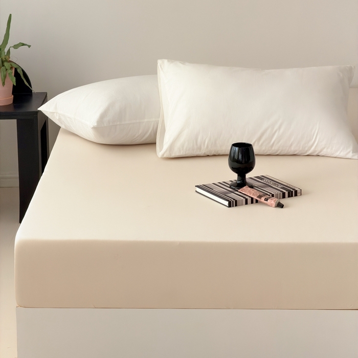 91家纺网 家纺一手货源 找家纺 法芙娜家纺 2026新款纯色165克双面锦氨凉感冰皮床笠 杏色