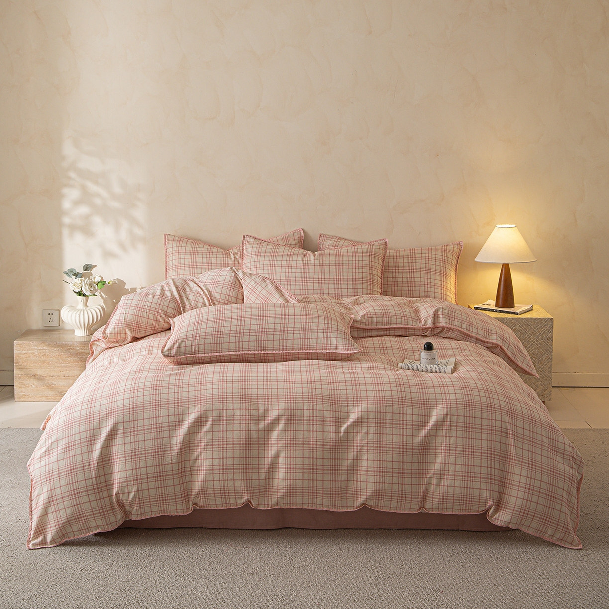 91家纺网 家纺一手货源 找家纺 桃子家居 2026新款A类纯棉棉麻三角针工艺贝壳边简约水洗棉麻四件套系列 棉麻-三角针柔粉格