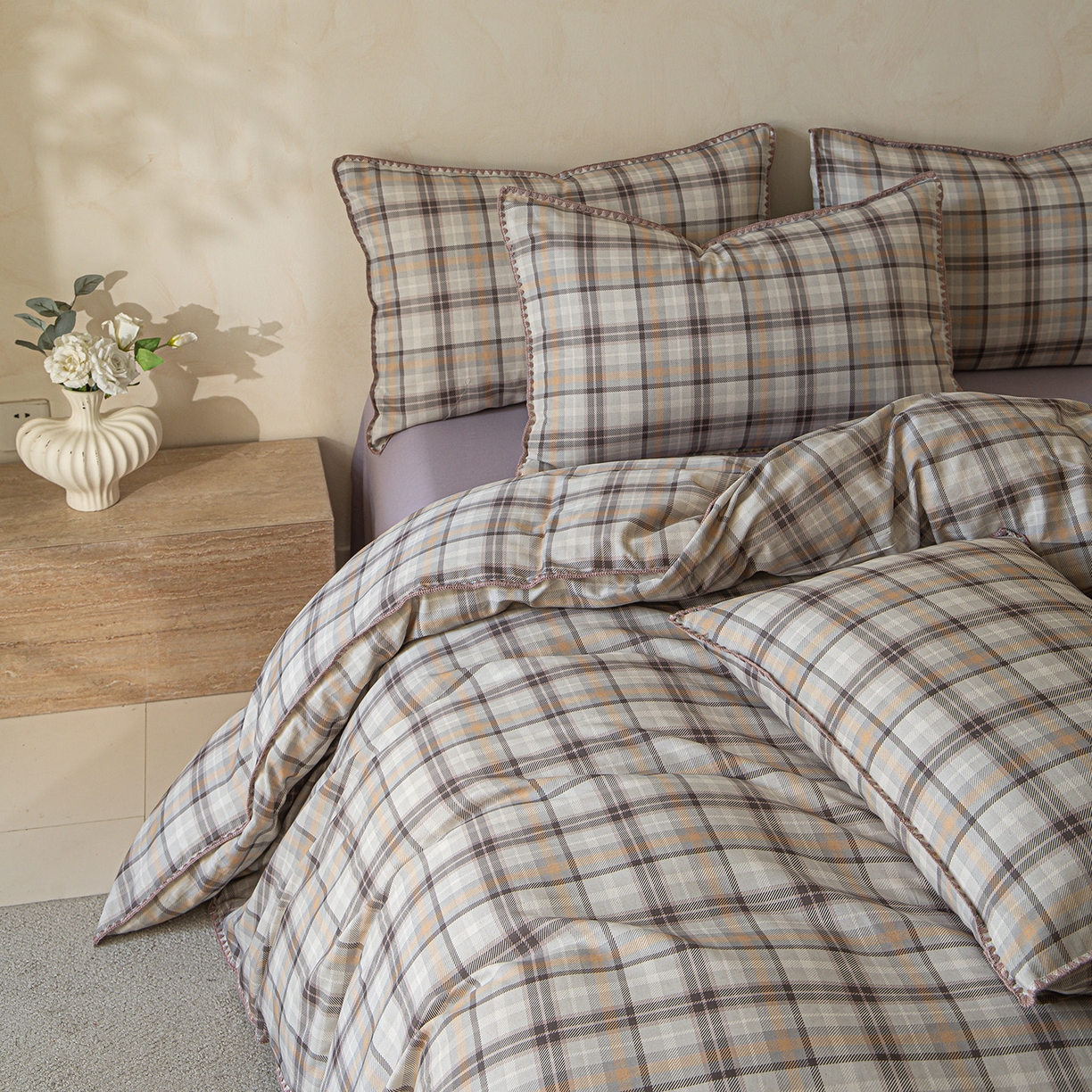 91家纺网 家纺一手货源 找家纺 桃子家居 2026新款A类纯棉棉麻三角针工艺贝壳边简约水洗棉麻四件套系列 棉麻-三角针栗木格