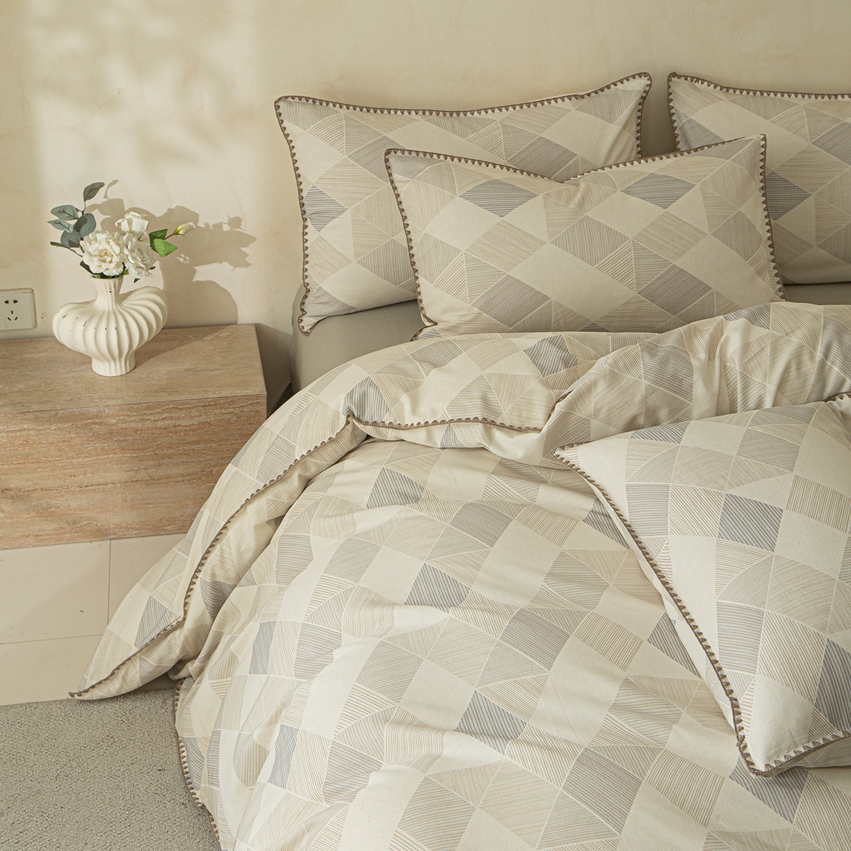 91家纺网 家纺一手货源 找家纺 桃子家居 2026新款A类纯棉棉麻三角针工艺贝壳边简约水洗棉麻四件套系列 棉麻-三角针菱序