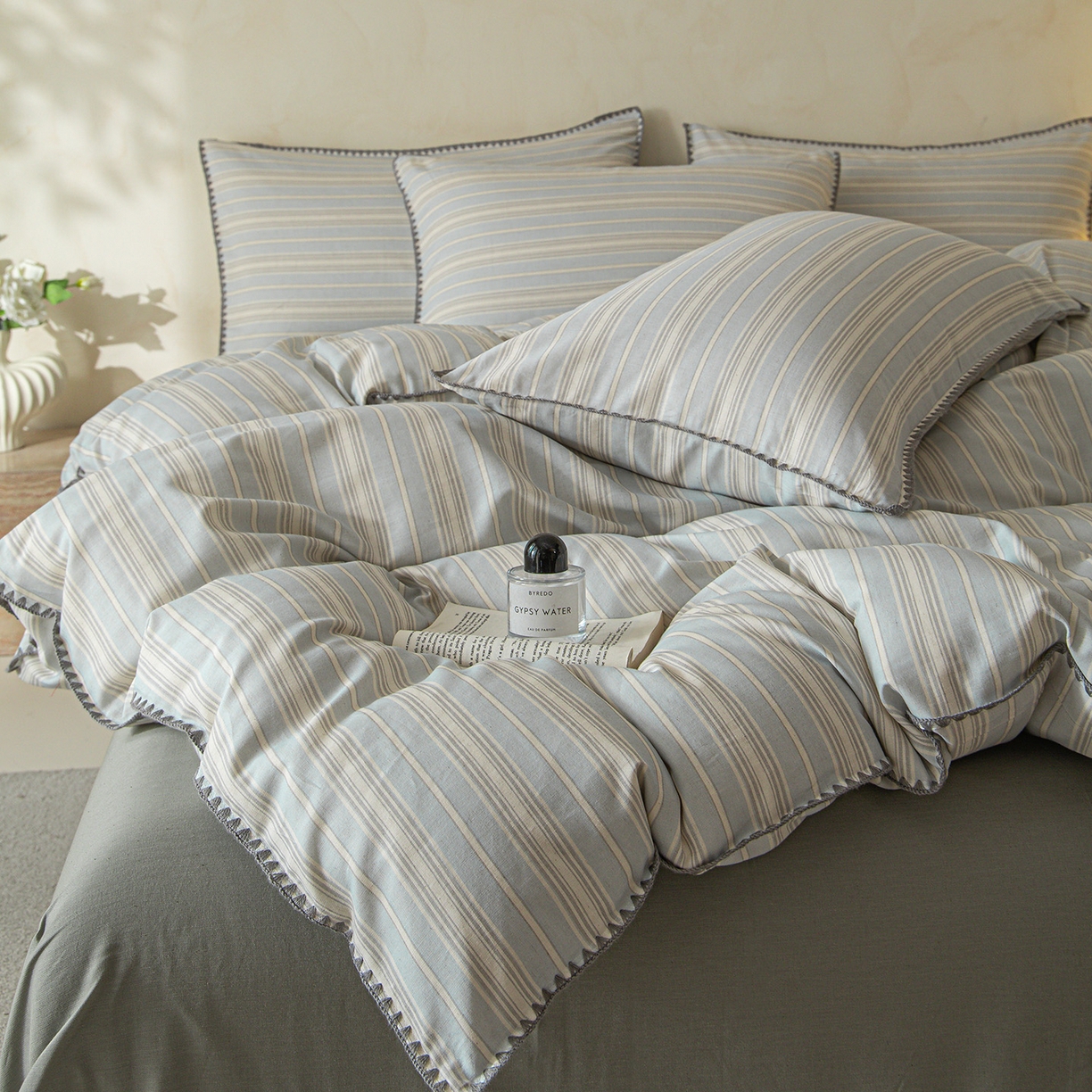 91家纺网 家纺一手货源 找家纺 桃子家居 2026新款A类纯棉棉麻三角针工艺贝壳边简约水洗棉麻四件套系列 棉麻-三角针流云条