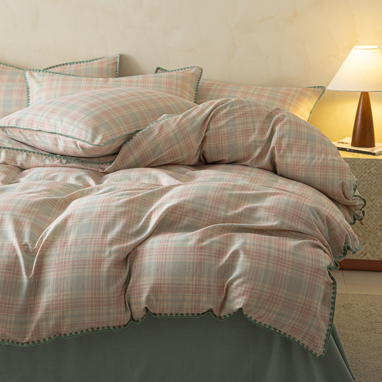 91家纺网 家纺一手货源 找家纺 桃子家居 2026新款A类纯棉棉麻三角针工艺贝壳边简约水洗棉麻四件套系列 棉麻-三角针马卡龙格