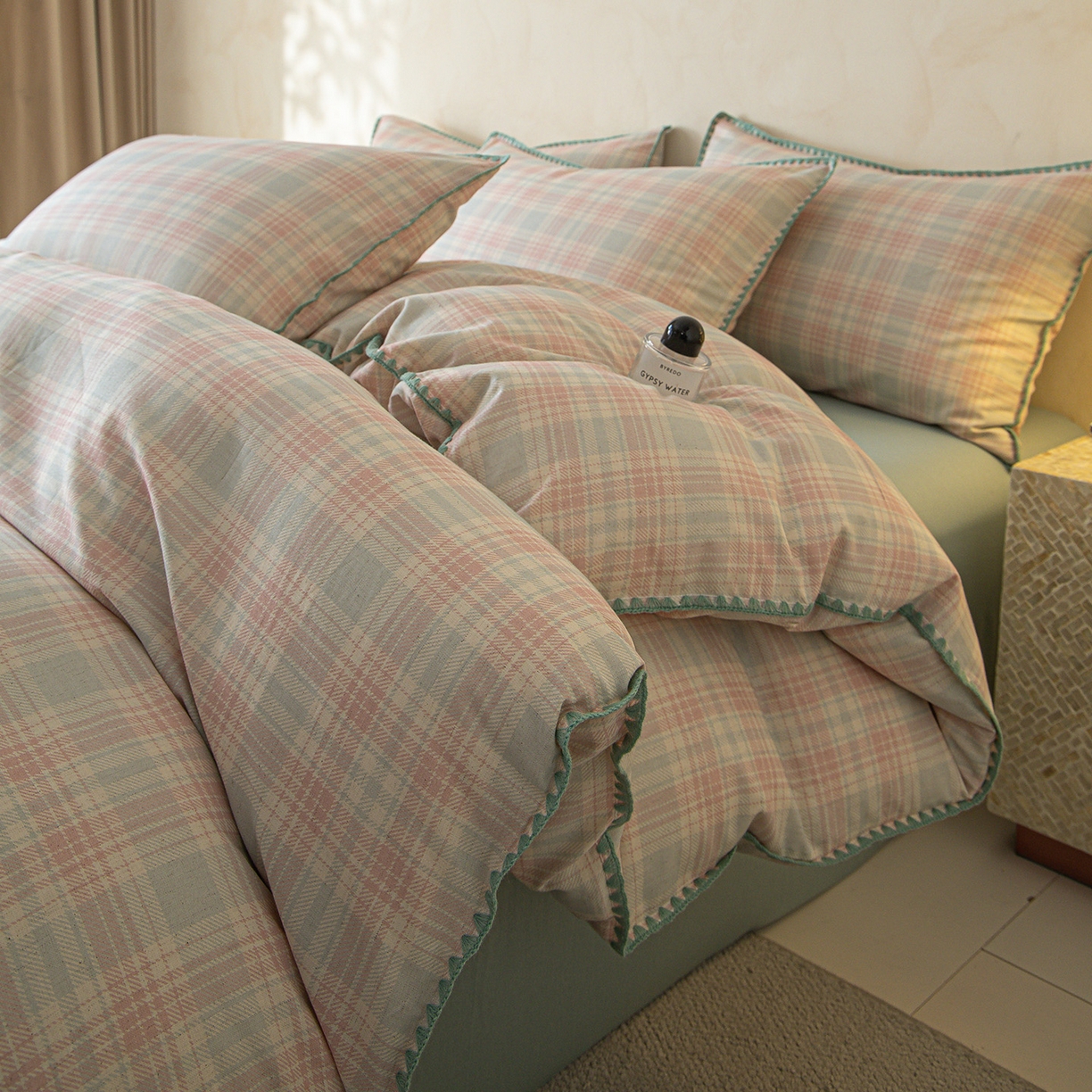 91家纺网 家纺一手货源 找家纺 桃子家居 2026新款A类纯棉棉麻三角针工艺贝壳边简约水洗棉麻四件套系列 棉麻-三角针马卡龙格