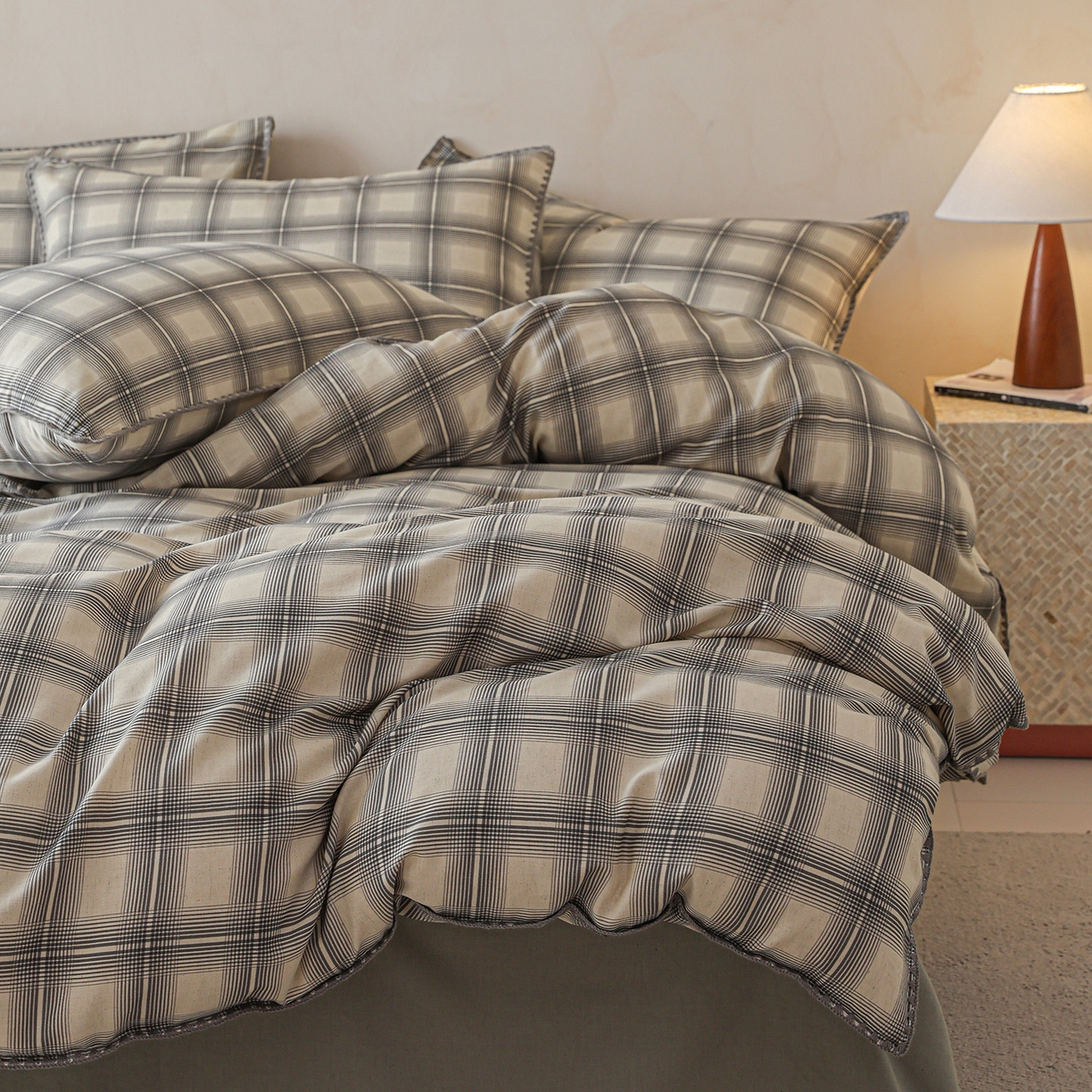 91家纺网 家纺一手货源 找家纺 桃子家居 2026新款A类纯棉棉麻三角针工艺贝壳边简约水洗棉麻四件套系列 棉麻-三角针青雾格