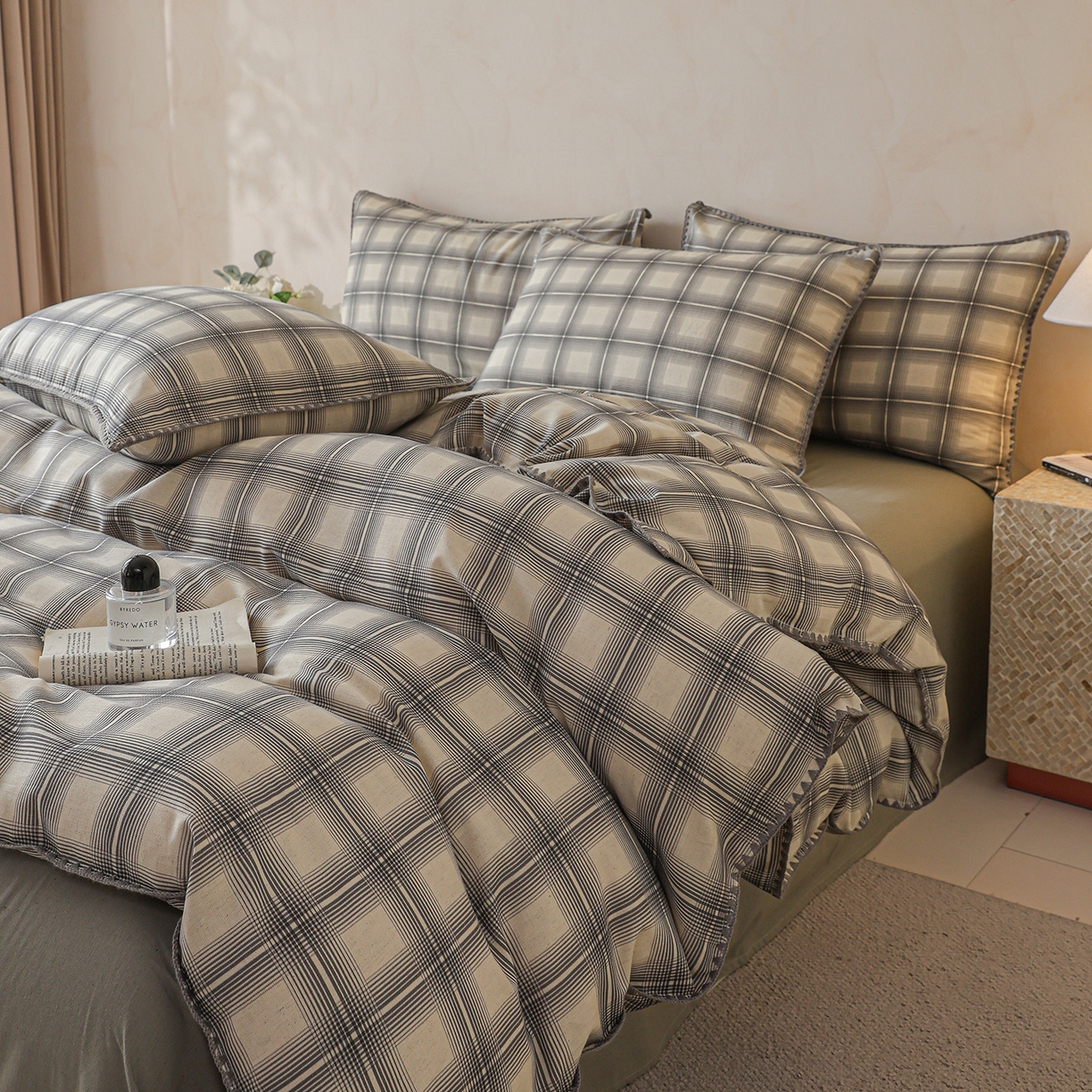 91家纺网 家纺一手货源 找家纺 桃子家居 2026新款A类纯棉棉麻三角针工艺贝壳边简约水洗棉麻四件套系列 棉麻-三角针青雾格