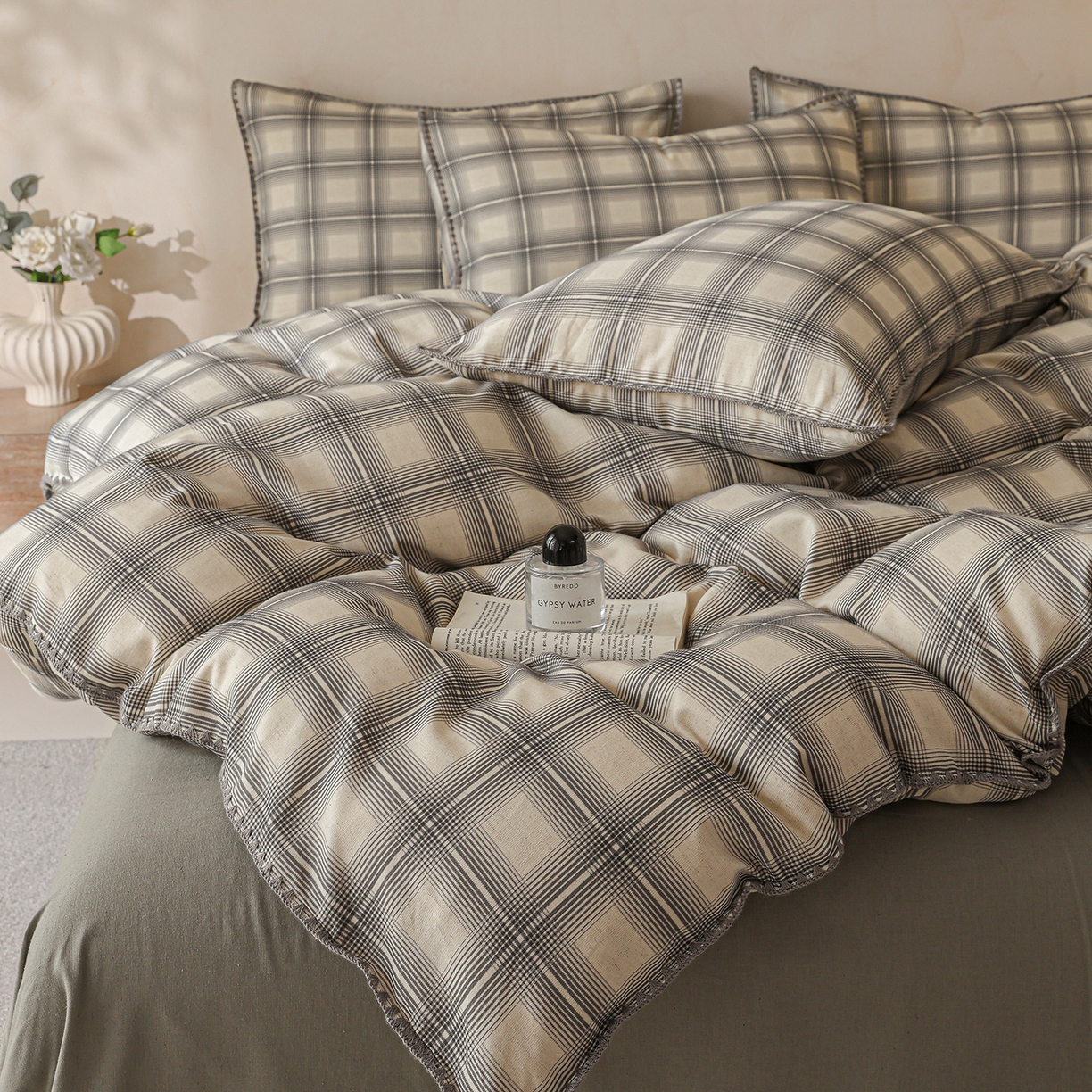 91家纺网 家纺一手货源 找家纺 桃子家居 2026新款A类纯棉棉麻三角针工艺贝壳边简约水洗棉麻四件套系列 棉麻-三角针青雾格