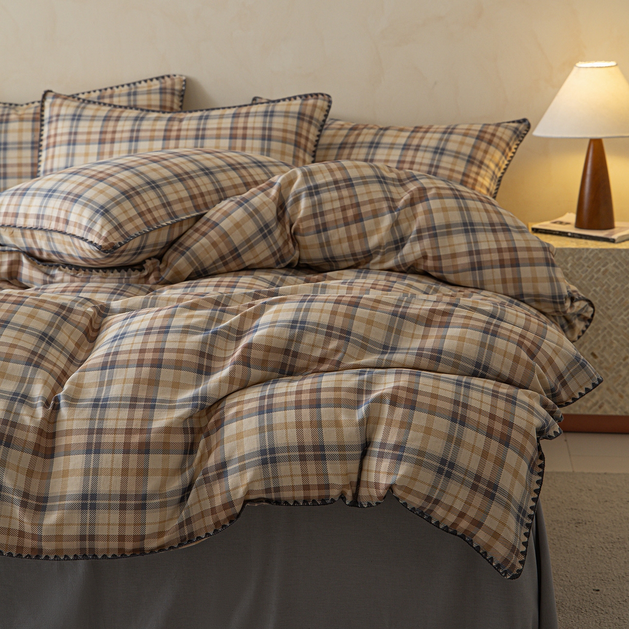 91家纺网 家纺一手货源 找家纺 桃子家居 2026新款A类纯棉棉麻三角针工艺贝壳边简约水洗棉麻四件套系列 棉麻-三角针雾蓝格