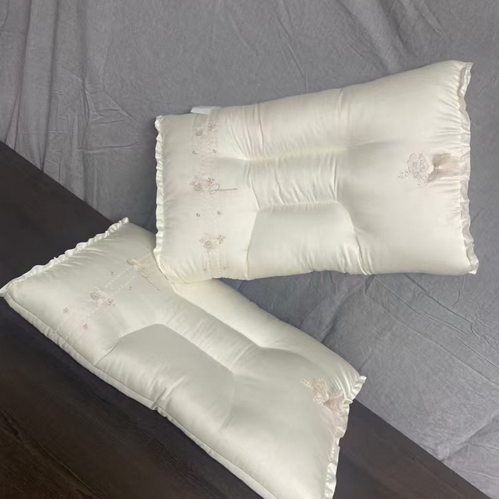 91家纺网 家纺一手货源 找家纺 （总）云熙枕业 2026新款贡缎蝴蝶绣花款羽丝护颈枕