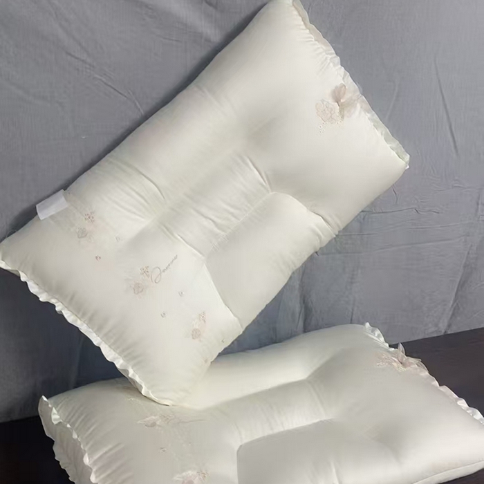 91家纺网 家纺一手货源 找家纺 （总）云熙枕业 2026新款贡缎蝴蝶绣花款羽丝护颈枕