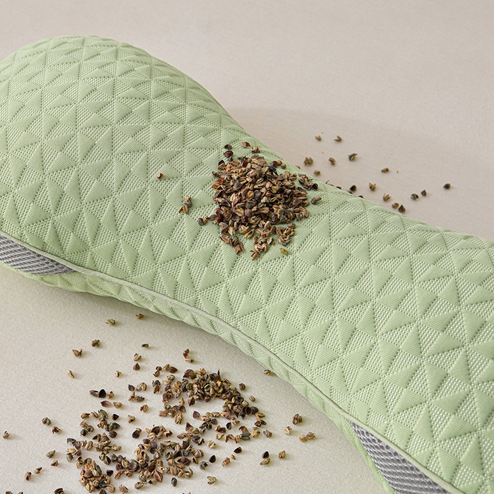 91家纺网 家纺一手货源 找家纺 小桃姐家纺 2025新款凉感冰丝苦荞骨形护颈枕 枕头枕芯 凉感冰丝苦荞骨形护颈枕-绿色