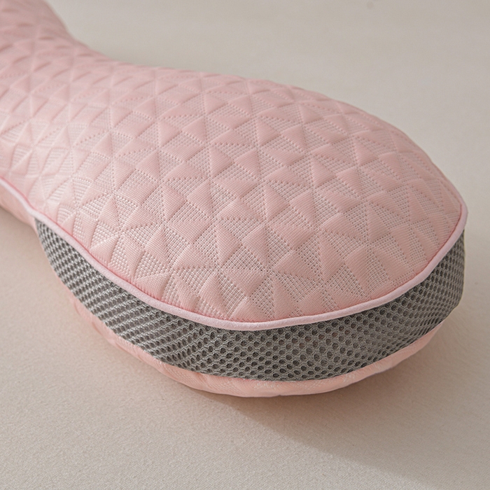 91家纺网 家纺一手货源 找家纺 小桃姐家纺 2025新款凉感冰丝苦荞骨形护颈枕 枕头枕芯 凉感冰丝苦荞骨形护颈枕-粉色