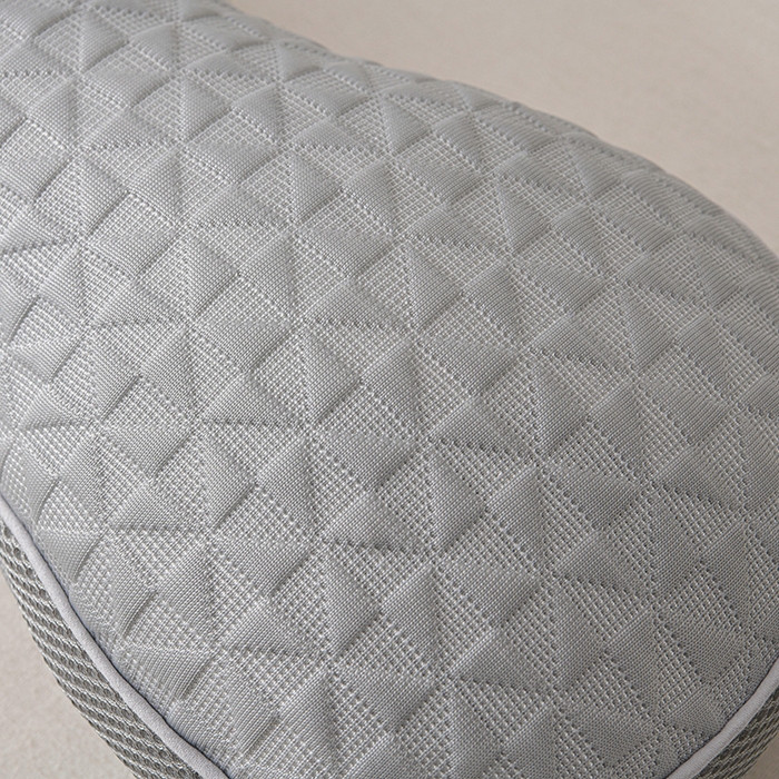 91家纺网 家纺一手货源 找家纺 小桃姐家纺 2025新款凉感冰丝苦荞骨形护颈枕 枕头枕芯 凉感冰丝苦荞骨形护颈枕-灰色