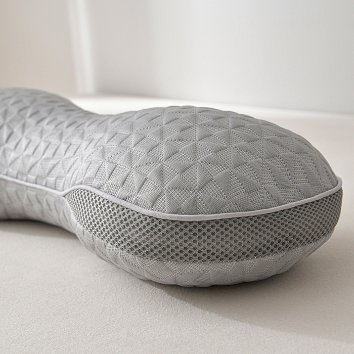 91家纺网 家纺一手货源 找家纺 小桃姐家纺 2025新款凉感冰丝苦荞骨形护颈枕 枕头枕芯 凉感冰丝苦荞骨形护颈枕-灰色