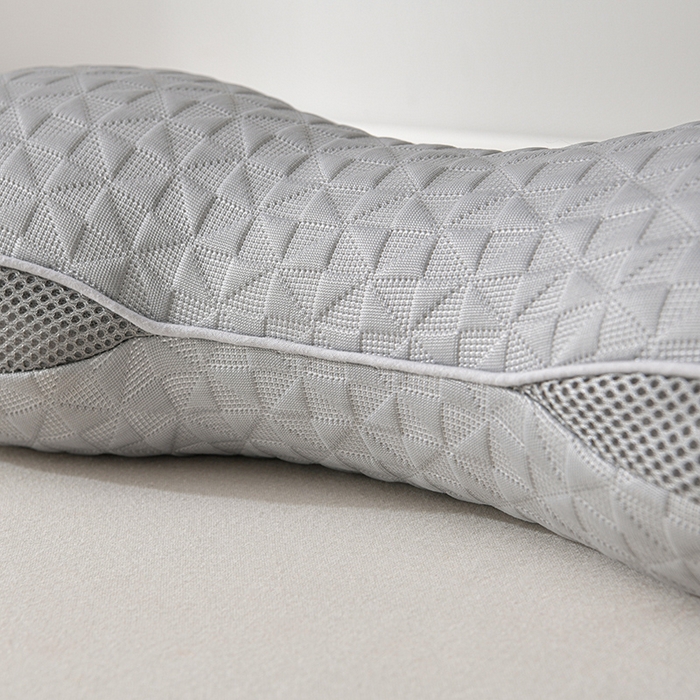 91家纺网 家纺一手货源 找家纺 小桃姐家纺 2025新款凉感冰丝苦荞骨形护颈枕 枕头枕芯 凉感冰丝苦荞骨形护颈枕-灰色