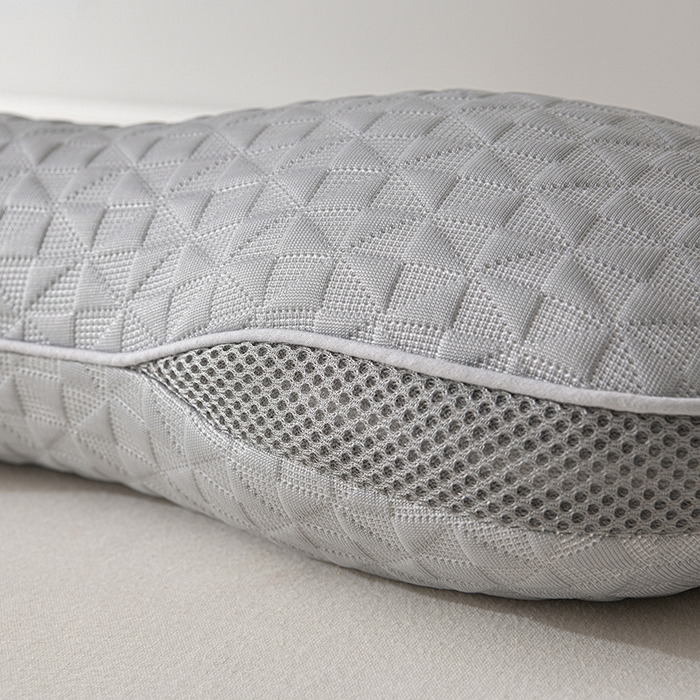 91家纺网 家纺一手货源 找家纺 小桃姐家纺 2025新款凉感冰丝苦荞骨形护颈枕 枕头枕芯 凉感冰丝苦荞骨形护颈枕-灰色