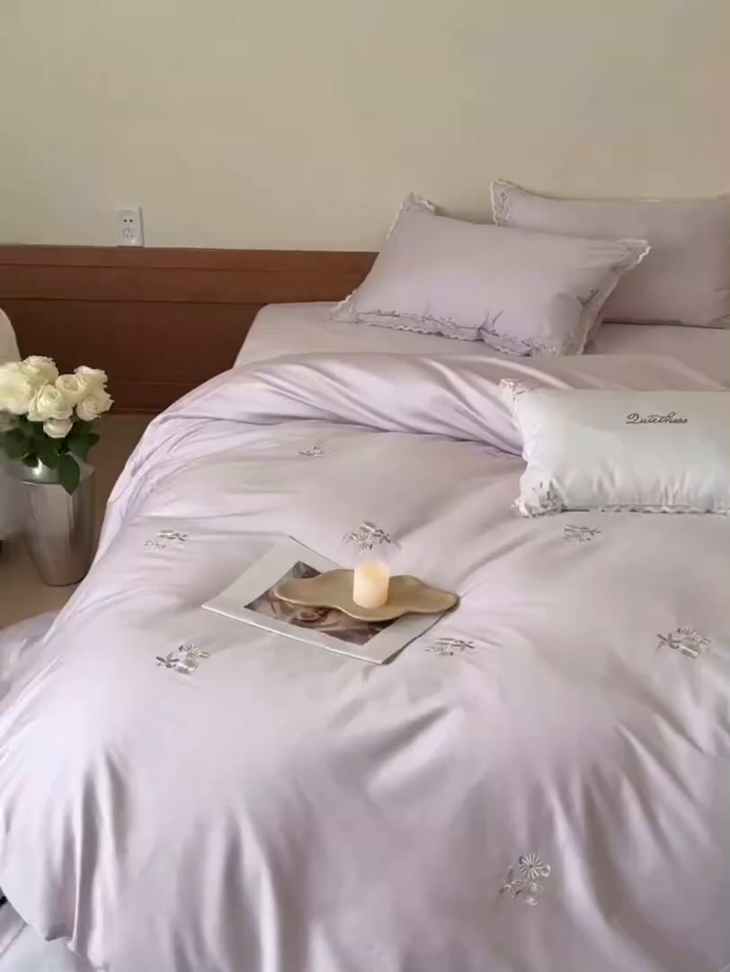 91家纺网 家纺一手货源 找家纺 鹿班家居 2026春季新品100S长绒棉精密刺绣系列四件套-少女花栈（标准会员-20元） 少女花栈-紫色