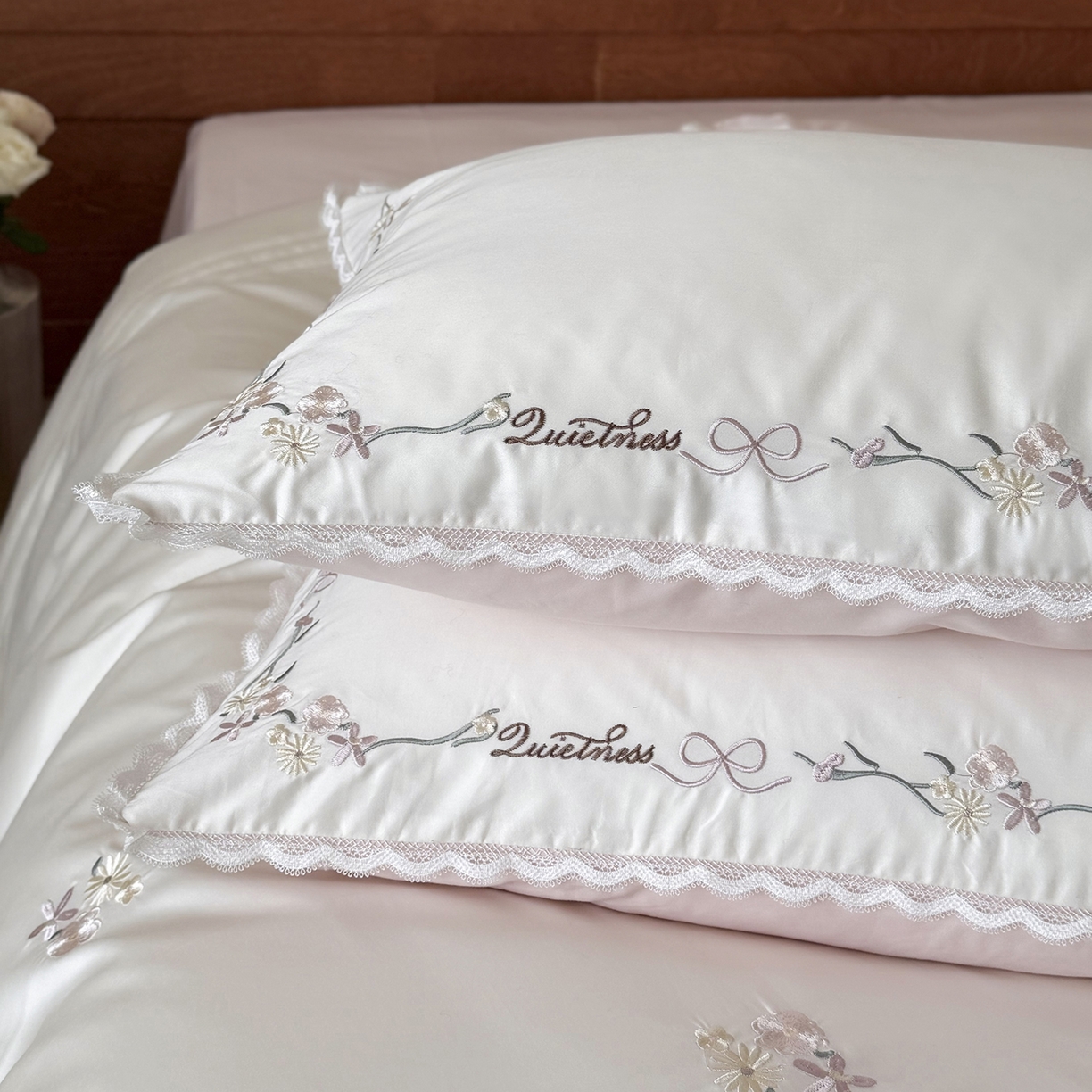 91家纺网 家纺一手货源 找家纺 鹿班家居 2026春季新品100S长绒棉精密刺绣系列四件套-少女花栈（标准会员-20元） 少女花栈-粉色