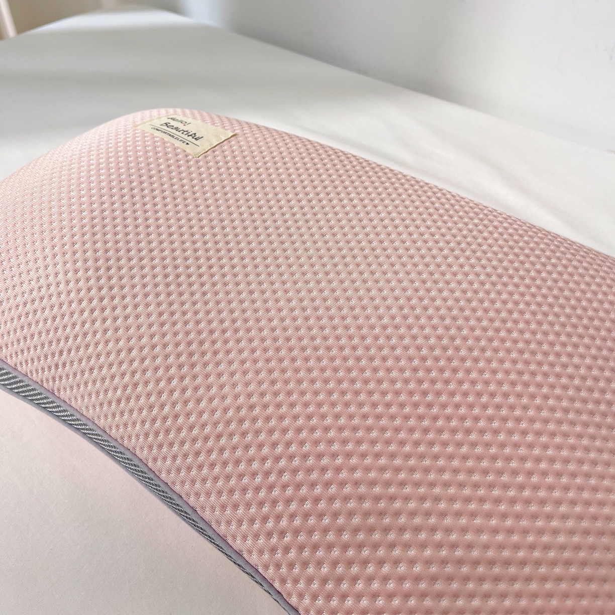 91家纺网 家纺一手货源 找家纺 小桃姐家纺 2025新款凉感冰丝枕荞麦枕头凉豆豆纯色透气面包枕头枕芯 粉色