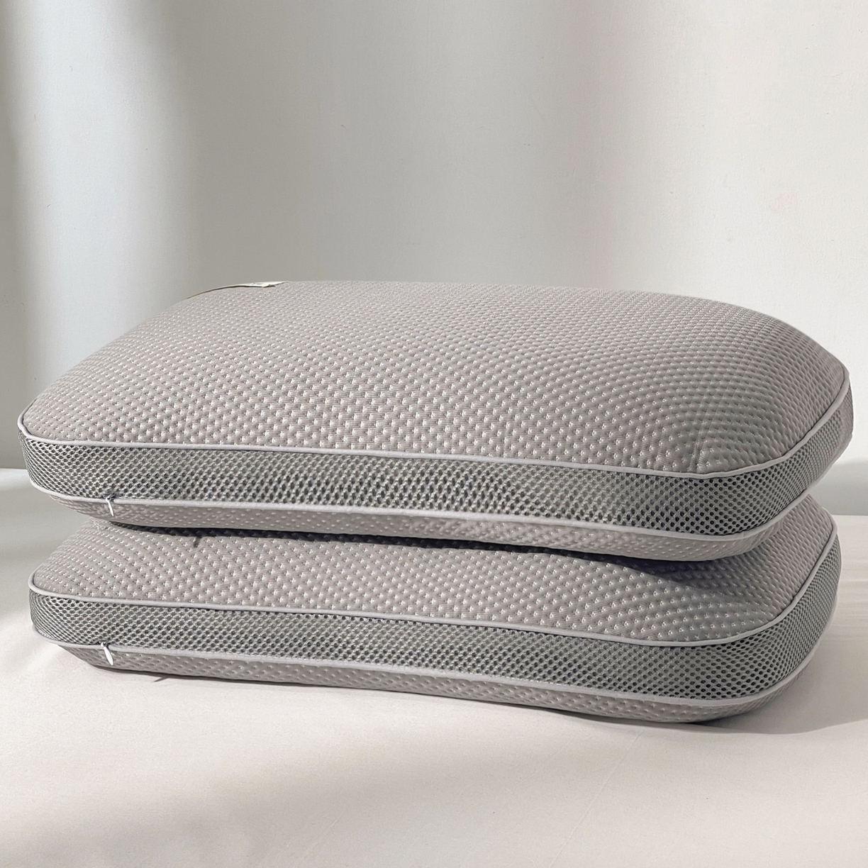 91家纺网 家纺一手货源 找家纺 小桃姐家纺 2025新款凉感冰丝枕荞麦枕头凉豆豆纯色透气面包枕头枕芯 灰色