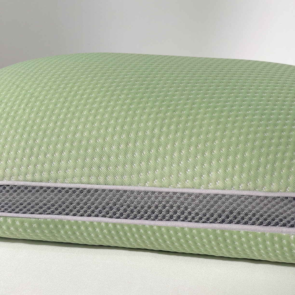 91家纺网 家纺一手货源 找家纺 小桃姐家纺 2025新款凉感冰丝枕荞麦枕头凉豆豆纯色透气面包枕头枕芯 绿色