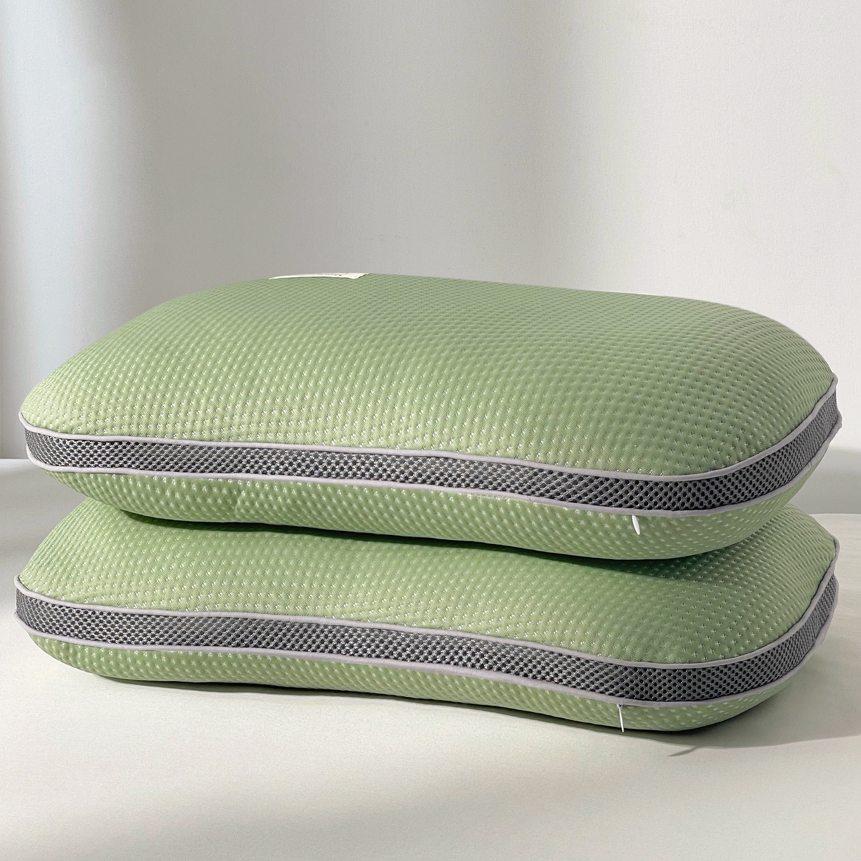 91家纺网 家纺一手货源 找家纺 小桃姐家纺 2025新款凉感冰丝枕荞麦枕头凉豆豆纯色透气面包枕头枕芯 绿色