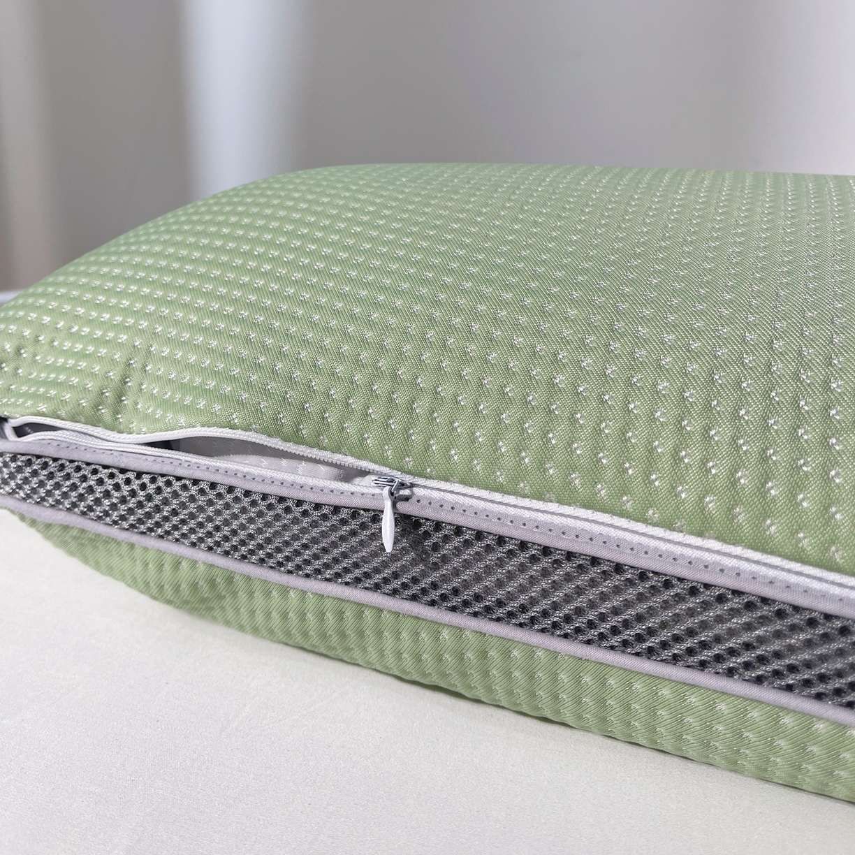 91家纺网 家纺一手货源 找家纺 小桃姐家纺 2025新款凉感冰丝枕荞麦枕头凉豆豆纯色透气面包枕头枕芯 绿色