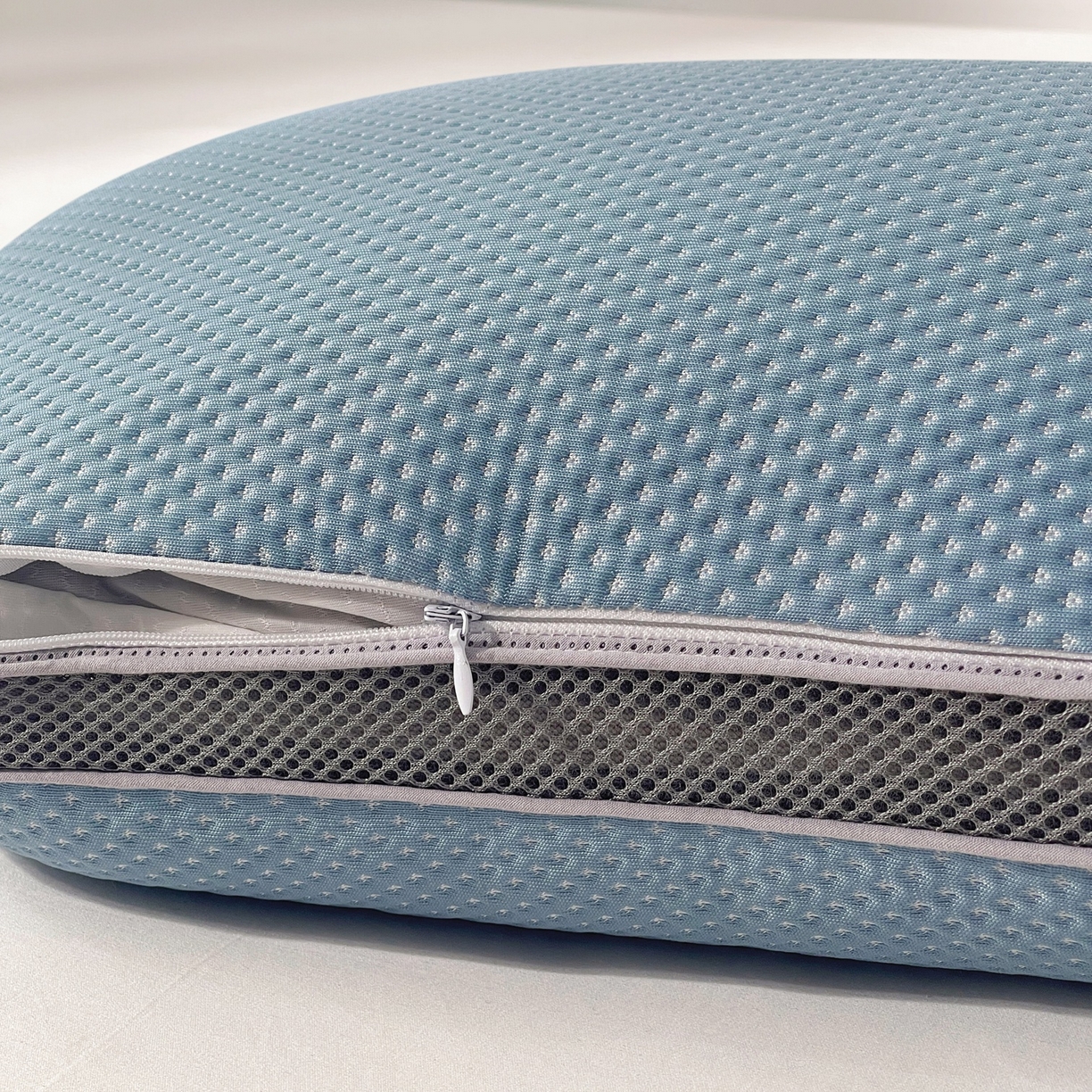 91家纺网 家纺一手货源 找家纺 小桃姐家纺 2025新款凉感冰丝枕荞麦枕头凉豆豆纯色透气面包枕头枕芯 蓝色