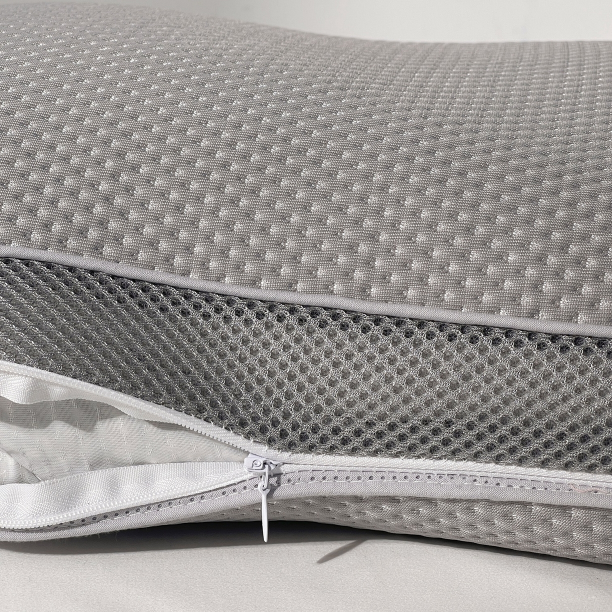 91家纺网 家纺一手货源 找家纺 小桃姐家纺 2025新款凉感冰丝枕荞麦枕头凉豆豆纯色透气面包枕头枕芯 灰色