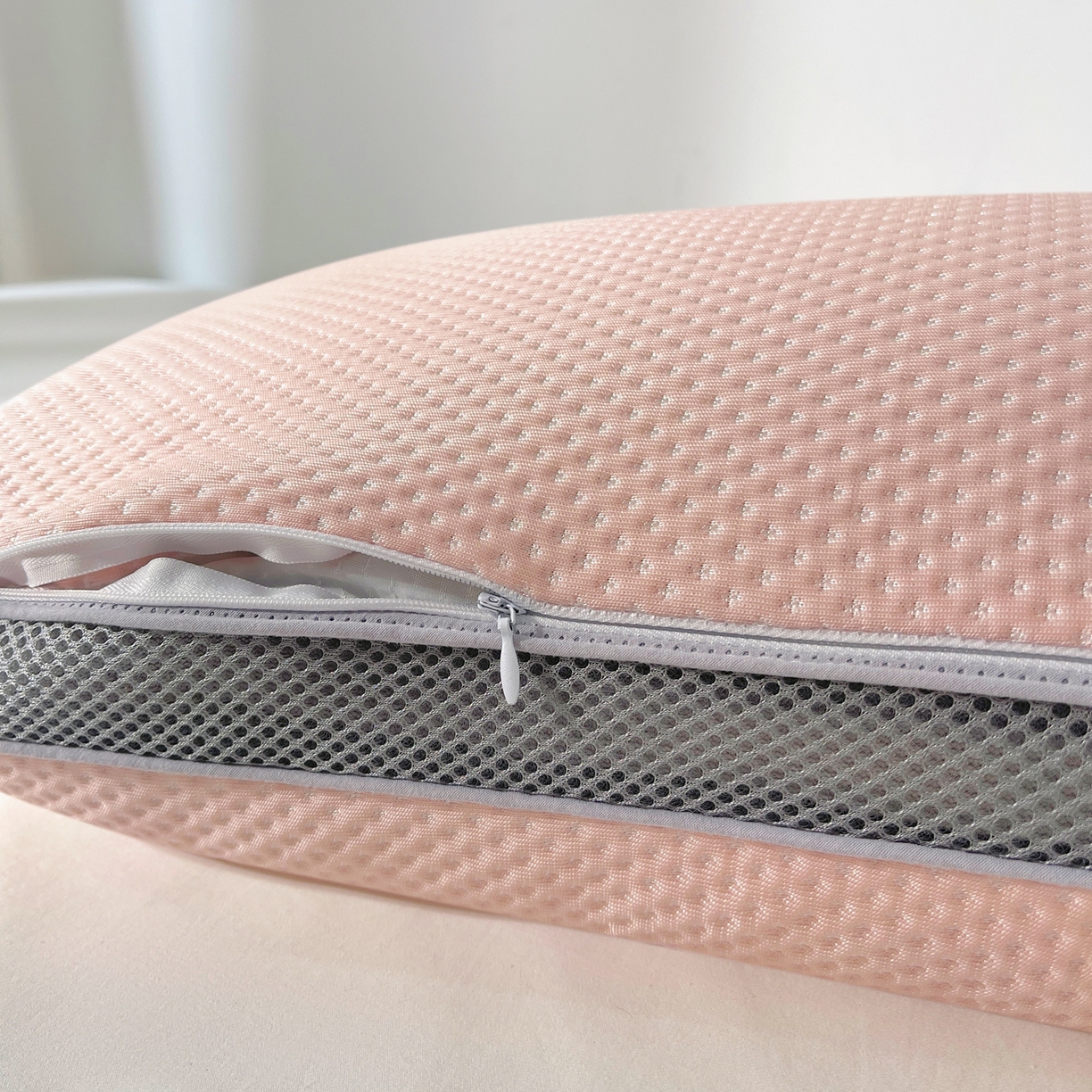 91家纺网 家纺一手货源 找家纺 小桃姐家纺 2025新款凉感冰丝枕荞麦枕头凉豆豆纯色透气面包枕头枕芯 粉色