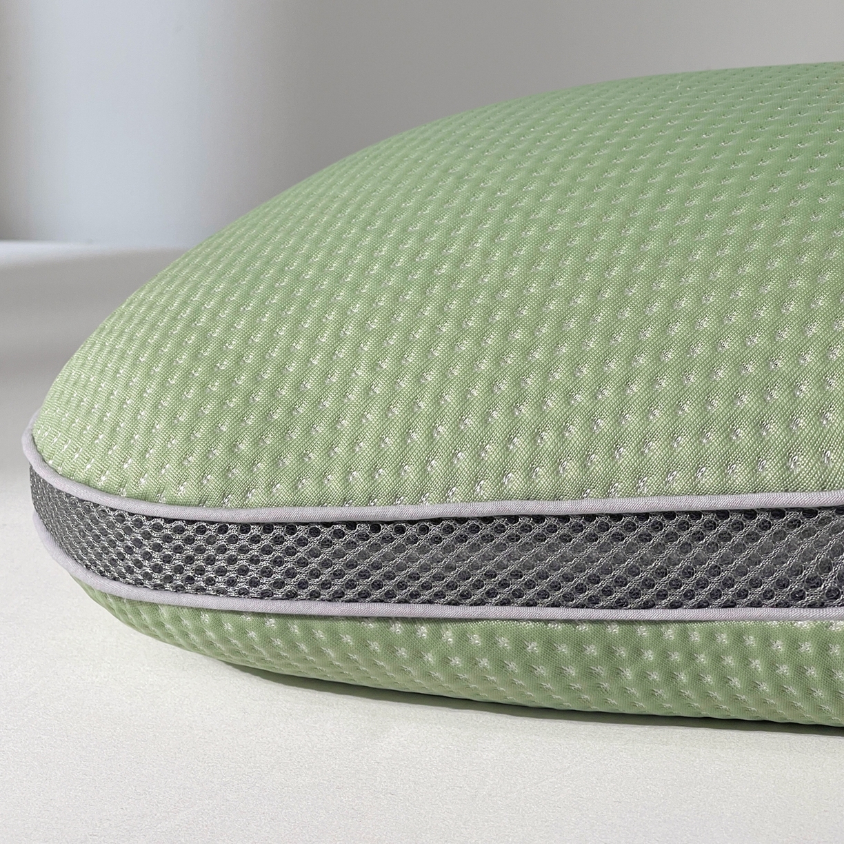 91家纺网 家纺一手货源 找家纺 小桃姐家纺 2025新款凉感冰丝枕荞麦枕头凉豆豆纯色透气面包枕头枕芯 绿色