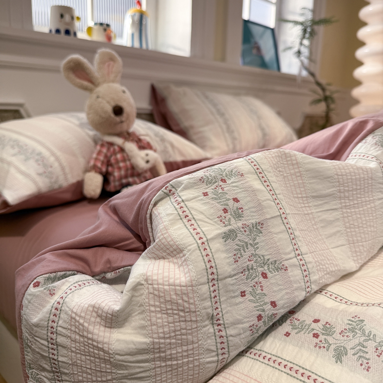 91家纺网 家纺一手货源 找家纺 珺柔家纺 2026新款A版色织提花B版水洗棉四件套 悠悠小花