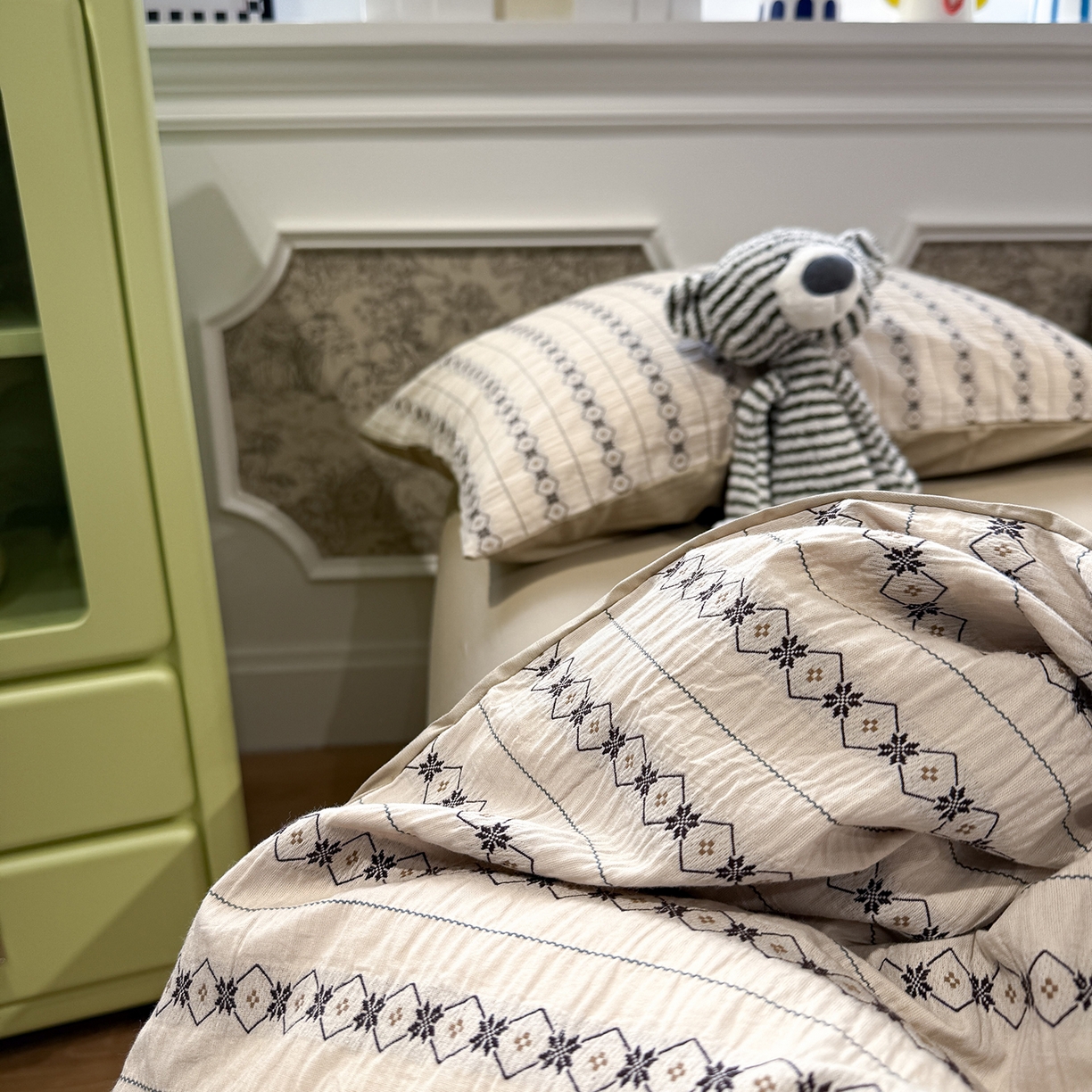 91家纺网 家纺一手货源 找家纺 珺柔家纺 2026新款A版色织提花B版水洗棉四件套 星恋奶咖