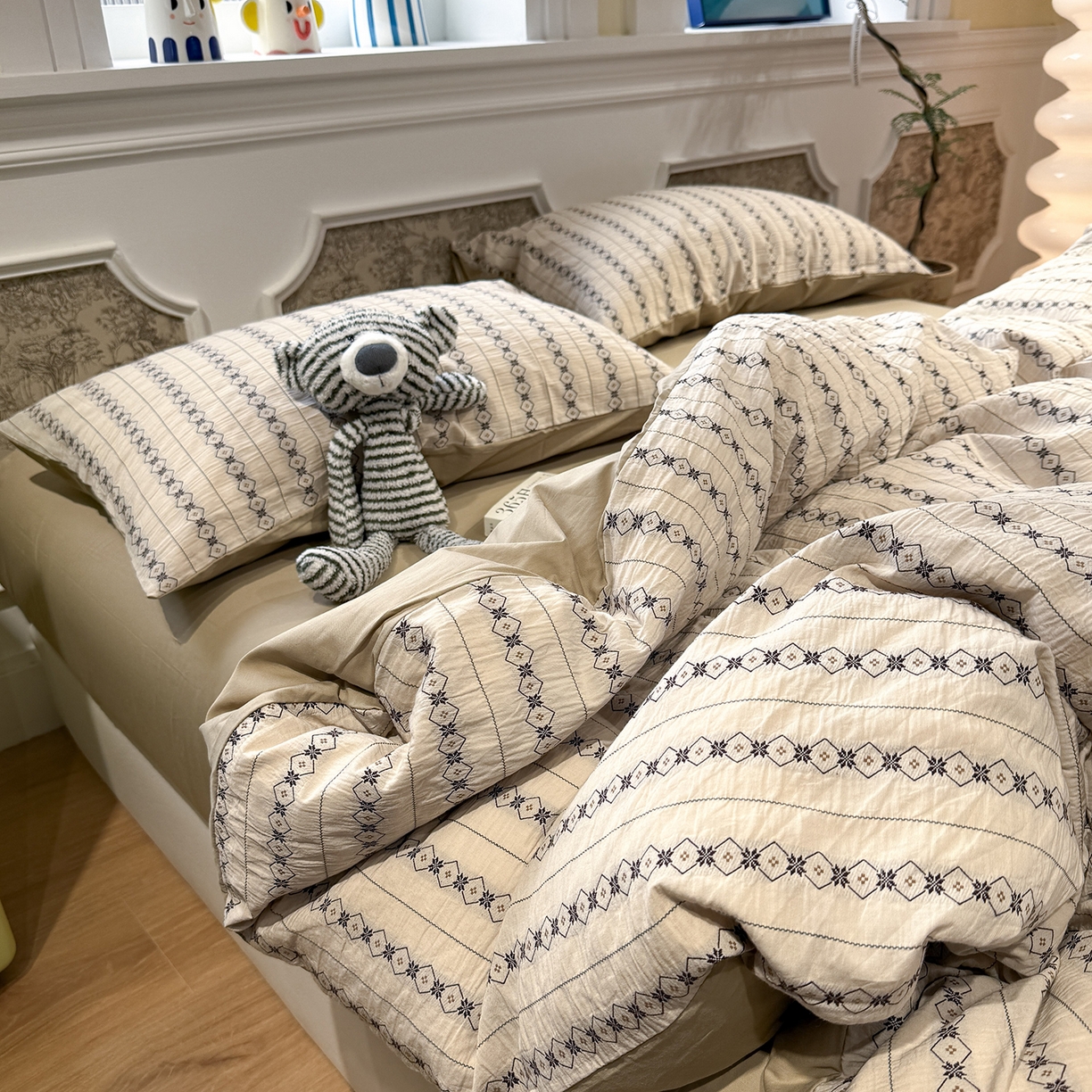 91家纺网 家纺一手货源 找家纺 珺柔家纺 2026新款A版色织提花B版水洗棉四件套 星恋奶咖