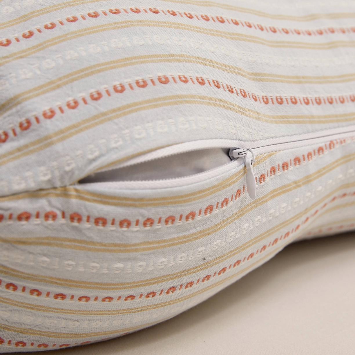 91家纺网 家纺一手货源 找家纺 小桃姐家纺 2025新款全棉纯棉圆柱荞麦枕护颈椎元宝枕枕头枕芯 A1全棉圆柱荞麦枕-【米兰】