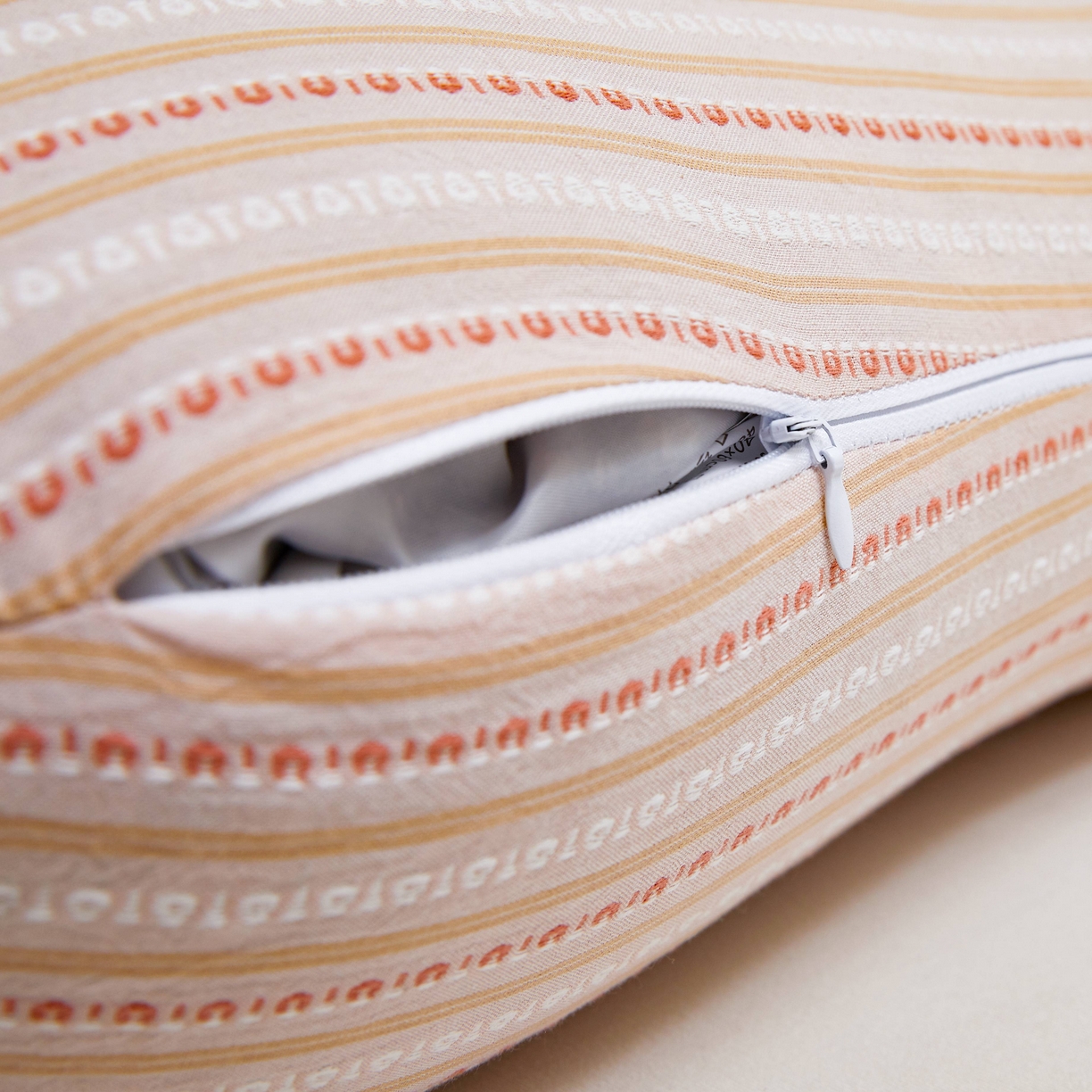 91家纺网 家纺一手货源 找家纺 小桃姐家纺 2025新款全棉纯棉圆柱荞麦枕护颈椎元宝枕枕头枕芯 A1全棉圆柱荞麦枕-【粉色】