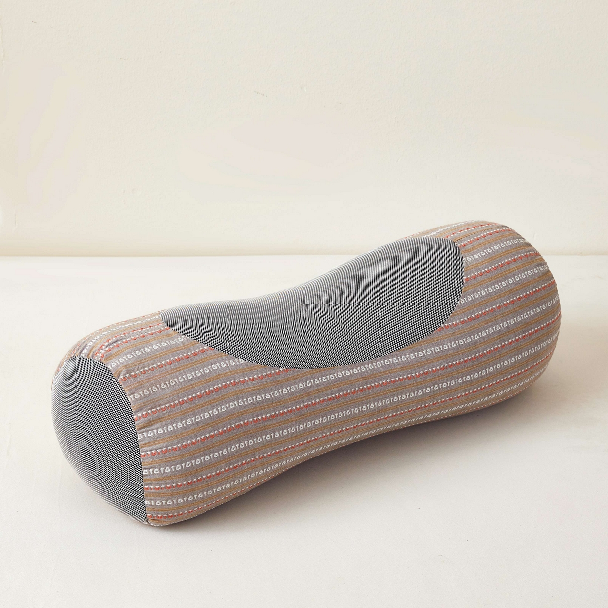 91家纺网 家纺一手货源 找家纺 小桃姐家纺 2025新款全棉纯棉圆柱荞麦枕护颈椎元宝枕枕头枕芯 A1全棉圆柱荞麦枕-【红棕】