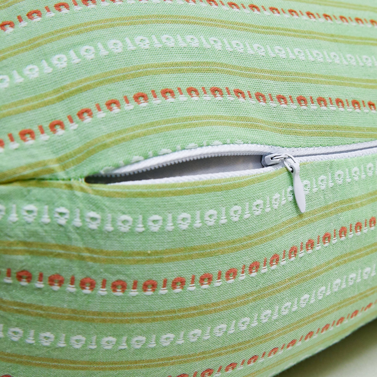 91家纺网 家纺一手货源 找家纺 小桃姐家纺 2025新款全棉纯棉圆柱荞麦枕护颈椎元宝枕枕头枕芯 A1全棉圆柱荞麦枕-【绿色】