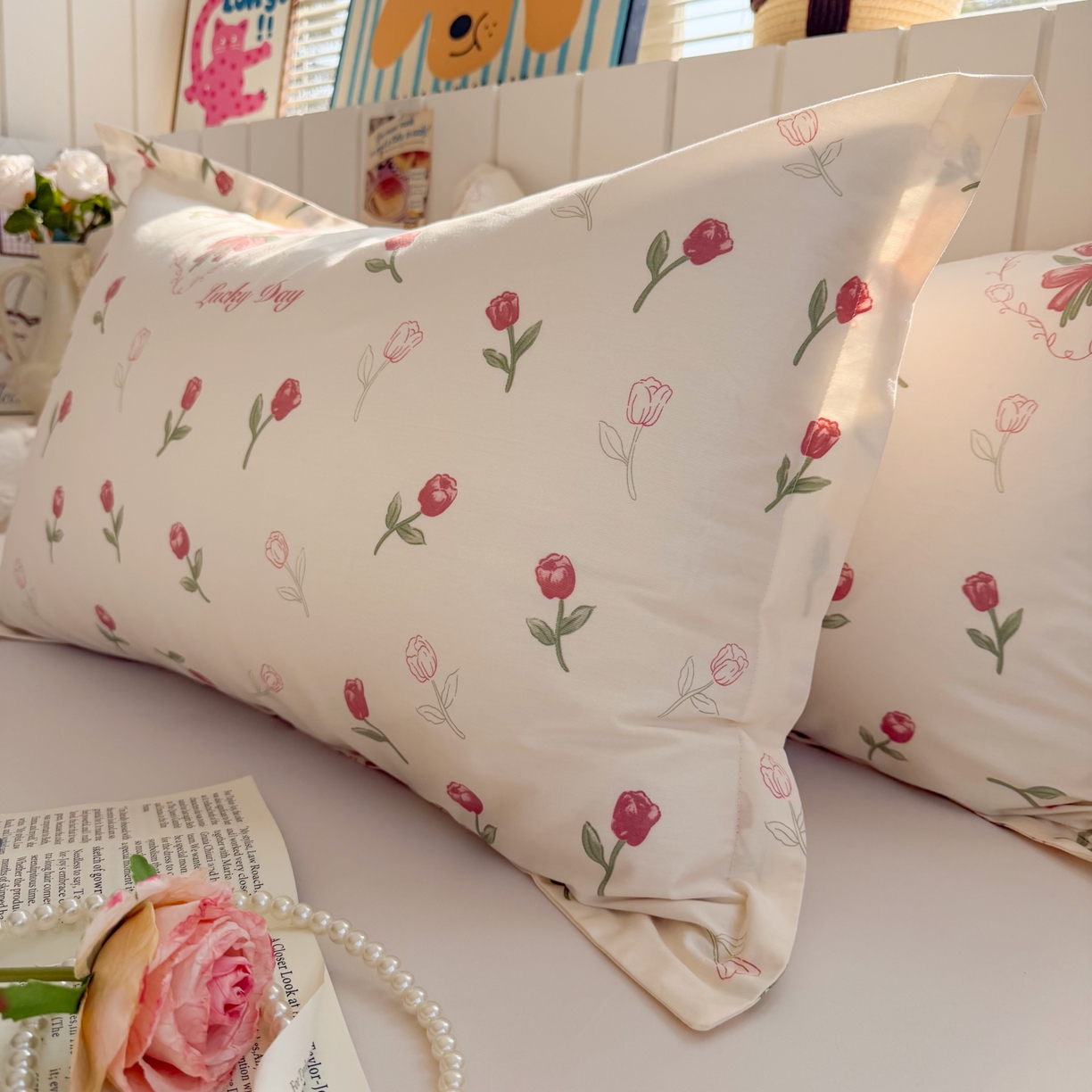 91家纺网 家纺一手货源 找家纺 百寐 2026新款13372全棉信封印花系列枕套 后花园