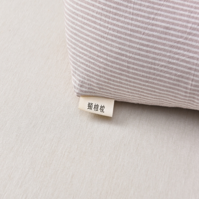 91家纺网 家纺一手货源 找家纺 小桃姐家纺 2025新款全棉纯棉条纹日式无印风荞麦枕三角大凉山荞麦枕 花草枕 颈椎枕 护颈枕 沙发枕 午休枕头 全棉苦荞三角枕-条纹粉