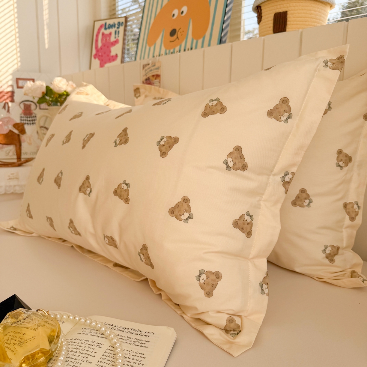 91家纺网 家纺一手货源 找家纺 百寐 2026新款13372全棉信封印花系列枕套 领结熊