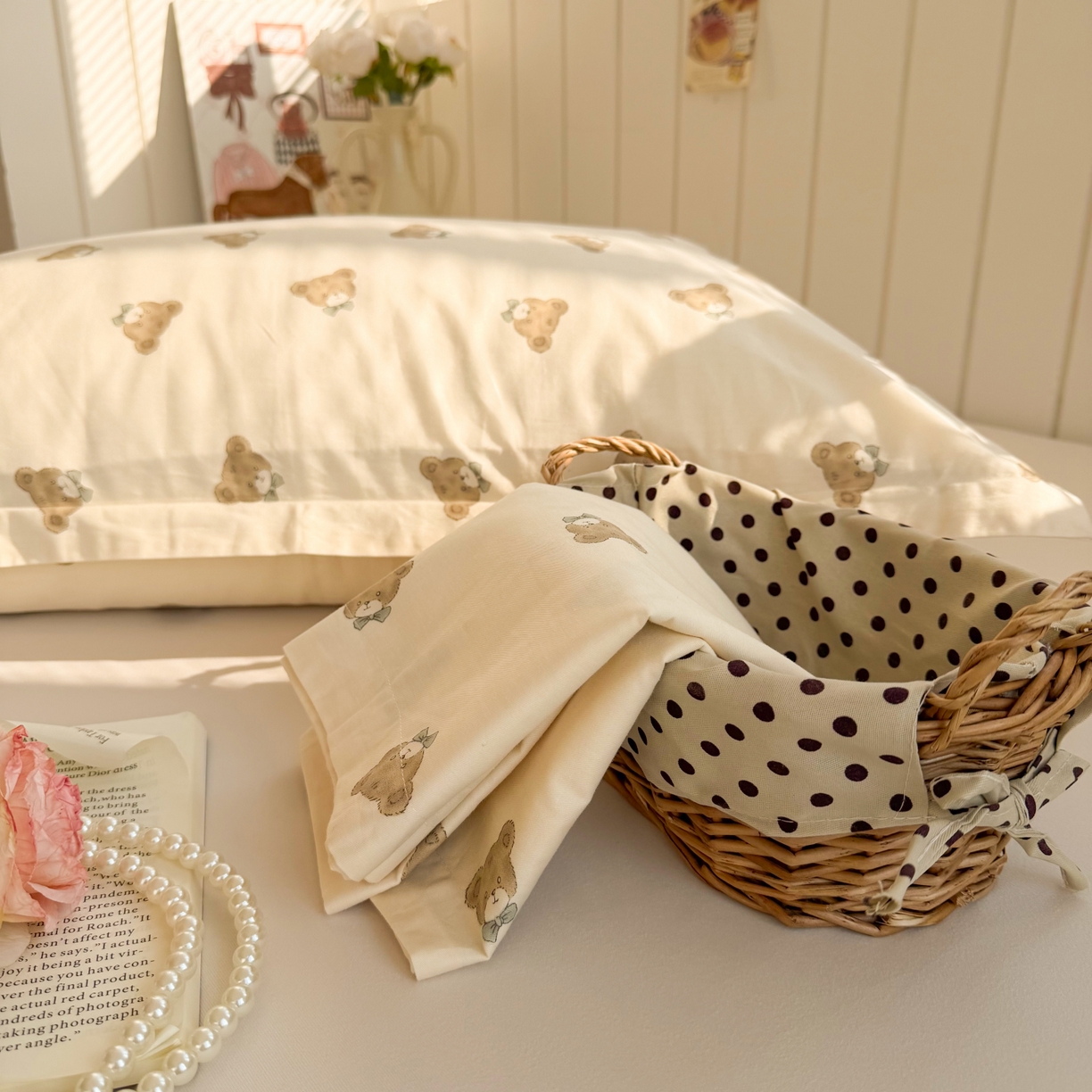 91家纺网 家纺一手货源 找家纺 百寐 2026新款13372全棉信封印花系列枕套 领结熊