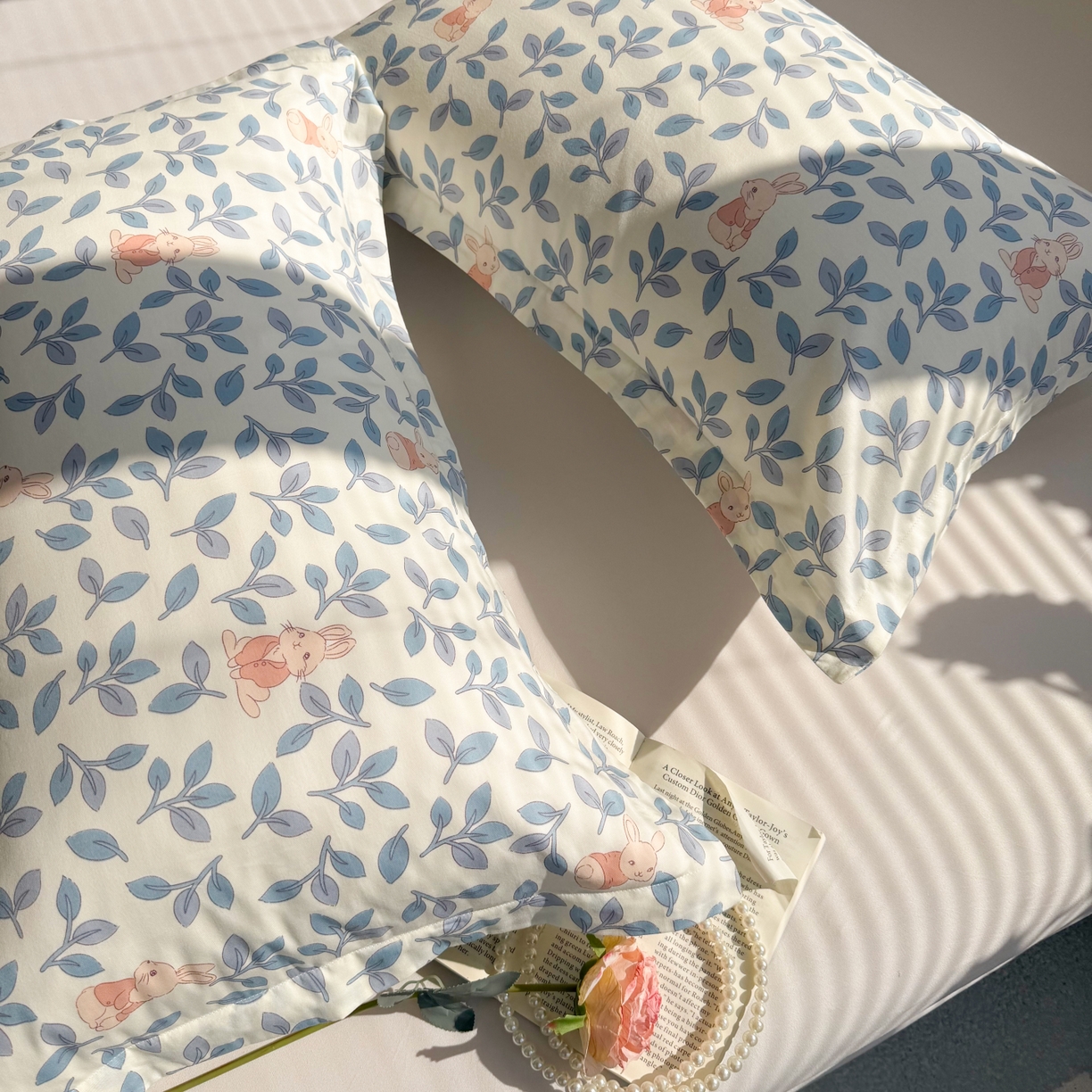 91家纺网 家纺一手货源 找家纺 百寐 2026新款13372全棉信封印花系列枕套 萌小兔