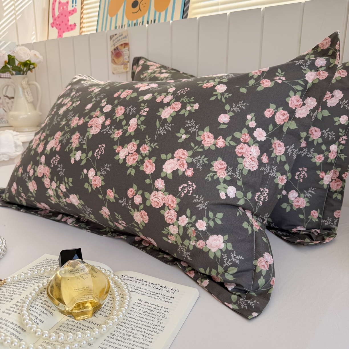 91家纺网 家纺一手货源 找家纺 百寐 2026新款13372全棉信封印花系列枕套 墨池玫瑰