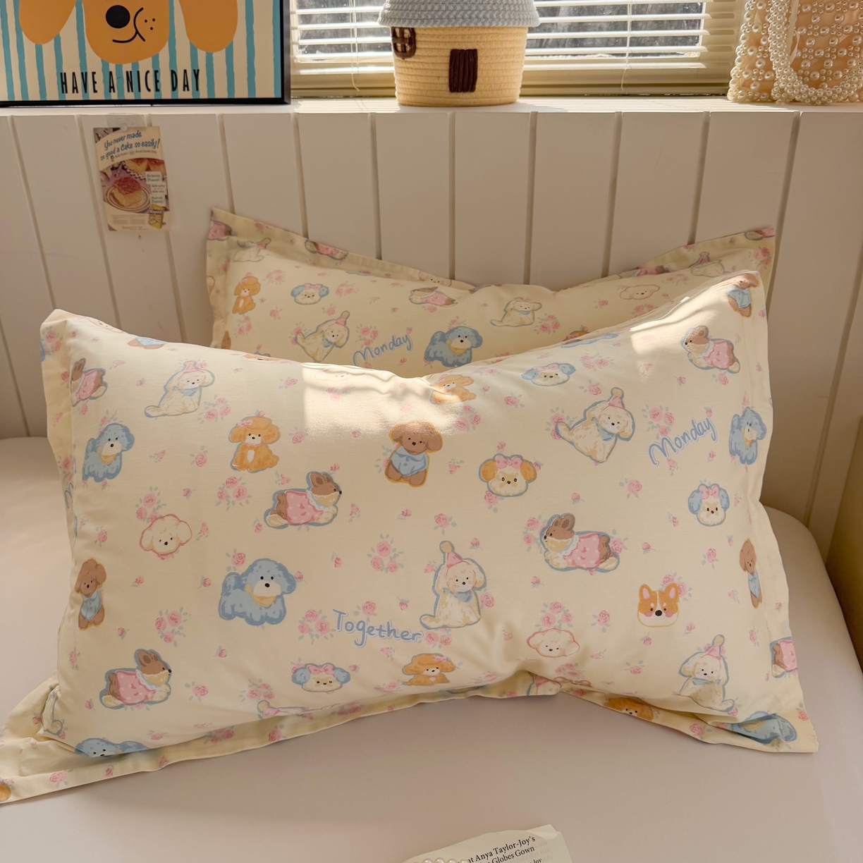 91家纺网 家纺一手货源 找家纺 百寐 2026新款13372全棉信封印花系列枕套 泡芙狗