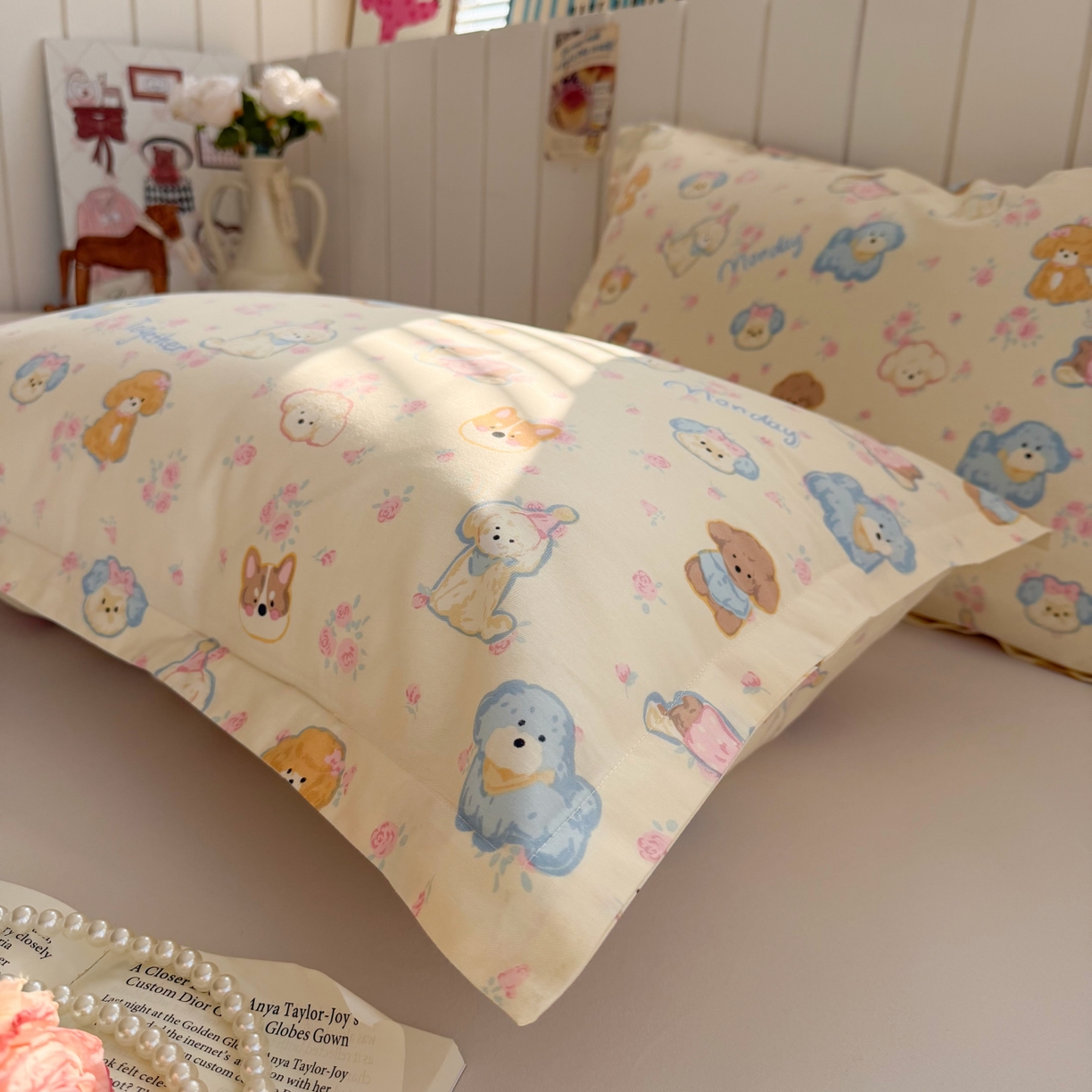 91家纺网 家纺一手货源 找家纺 百寐 2026新款13372全棉信封印花系列枕套 泡芙狗