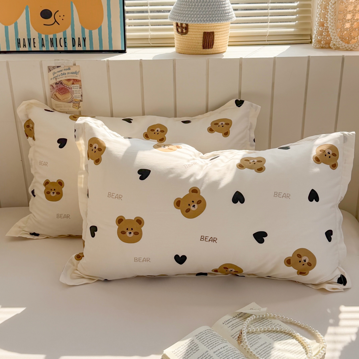 91家纺网 家纺一手货源 找家纺 百寐 2026新款13372全棉信封印花系列枕套 心心熊