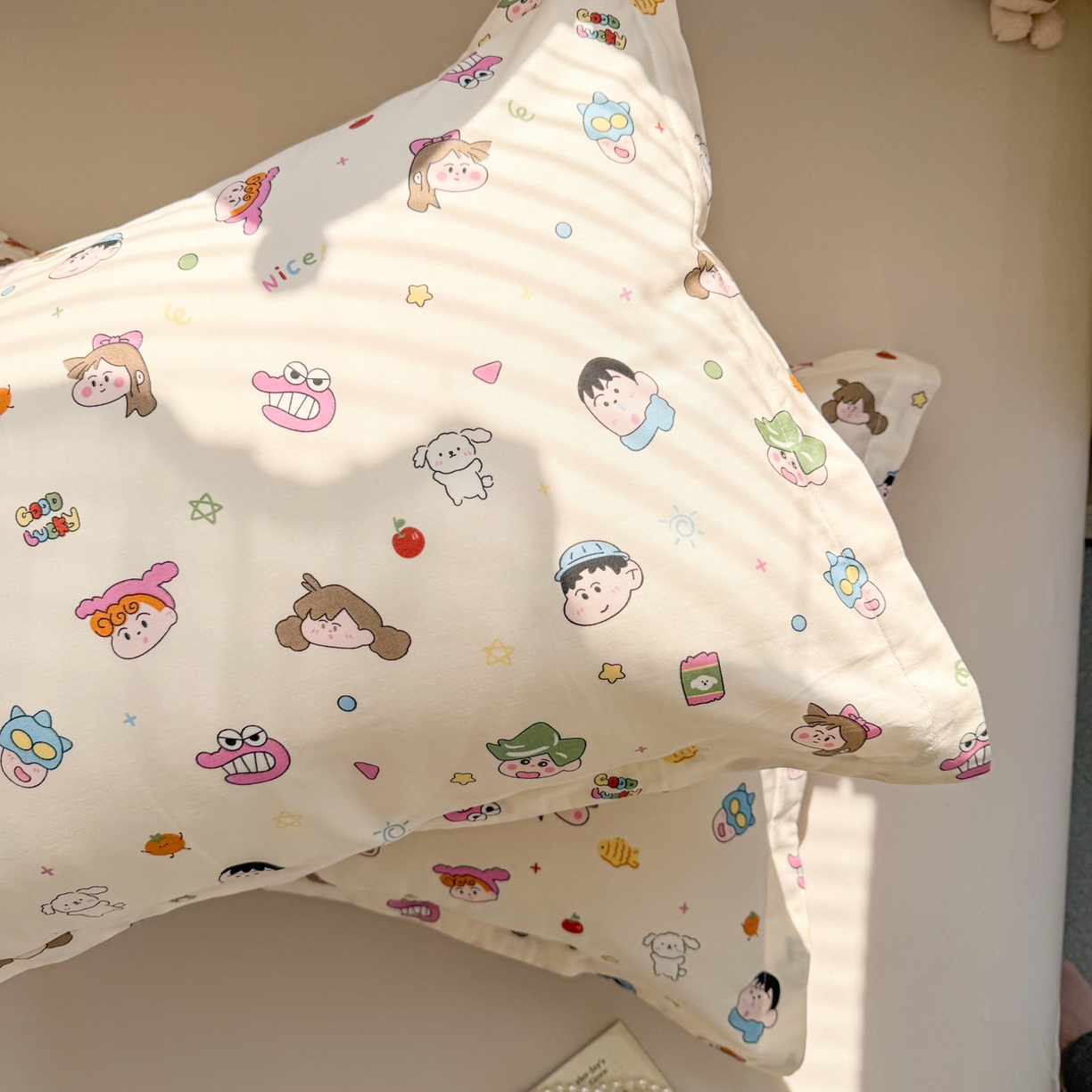 91家纺网 家纺一手货源 找家纺 百寐 2026新款13372全棉信封印花系列枕套 新新一家