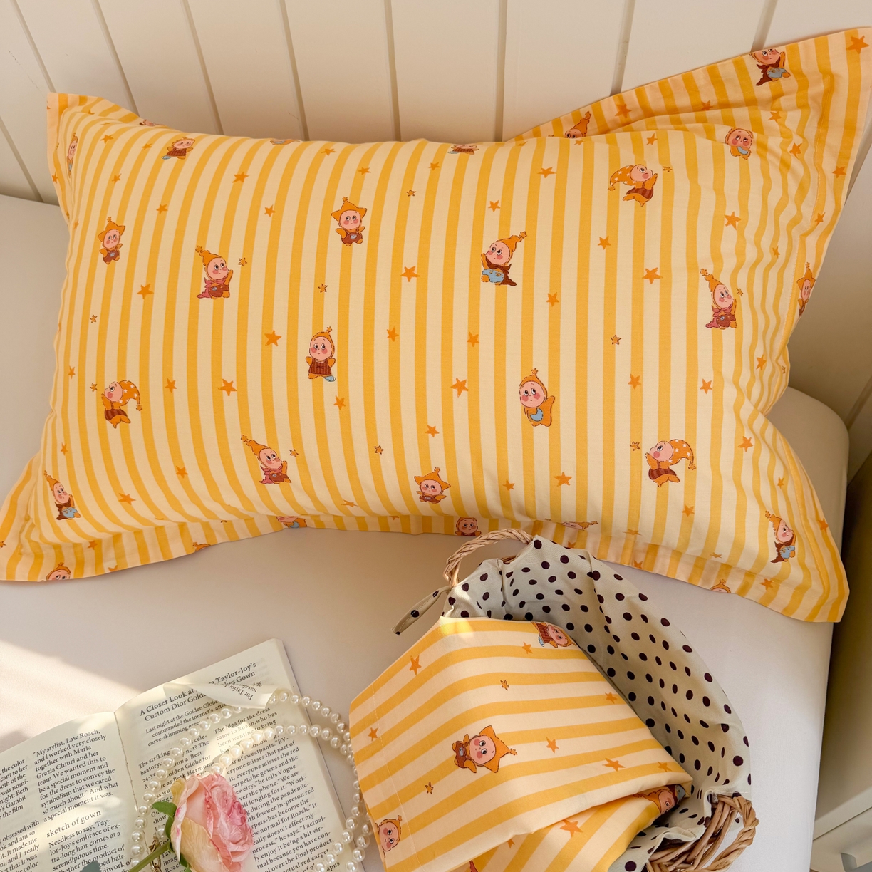 91家纺网 家纺一手货源 找家纺 百寐 2026新款13372全棉信封印花系列枕套 星星人